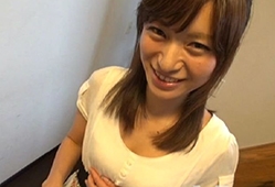 「今なら家に誰も居ませんから…」 あろう事か自宅で不倫ハメ撮りするエロ若妻(27)