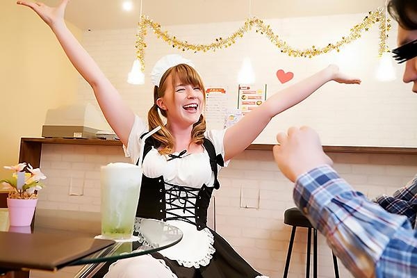 ジューン・ラブジョイ 西田カリナ メイド喫茶でチンポにしゃぶりつきじゅぼフェラする金髪外国人！
